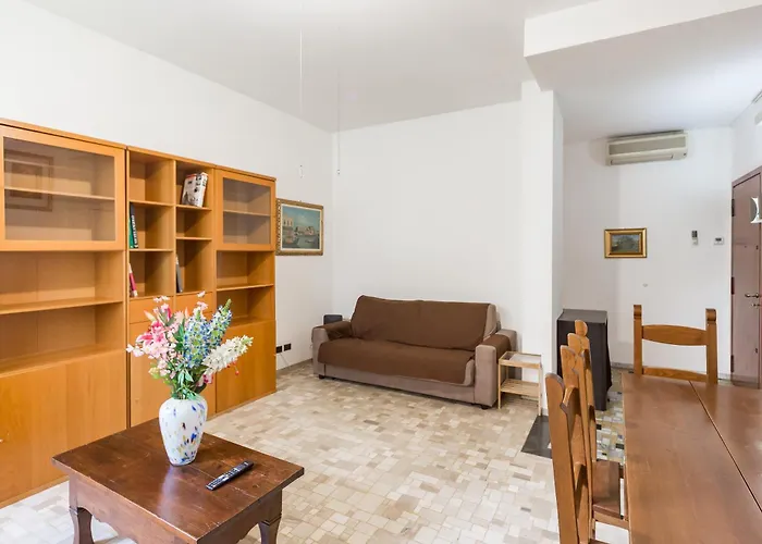 Garden Flat شقة *