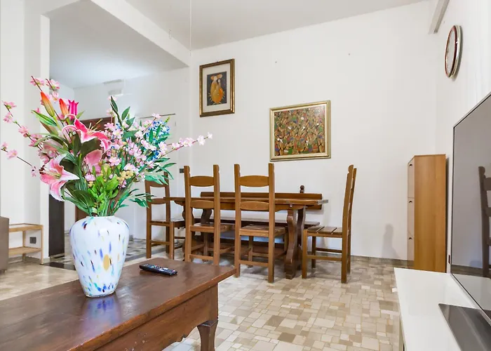 شقة Garden Flat *