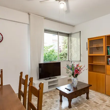 Garden Flat Lejlighed *